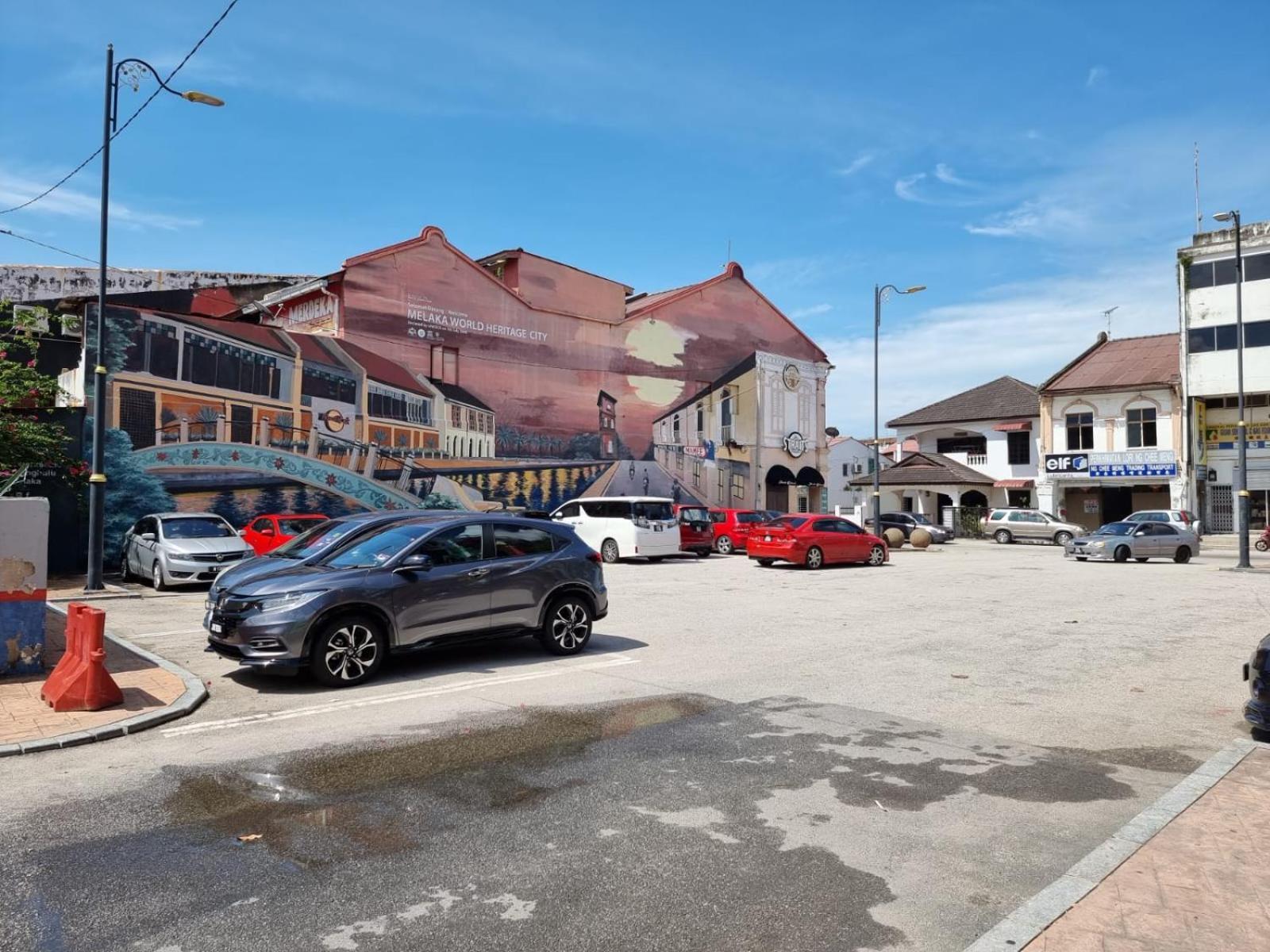 Vspace Guesthouse Capsule & Cafe Malacca Exterior foto